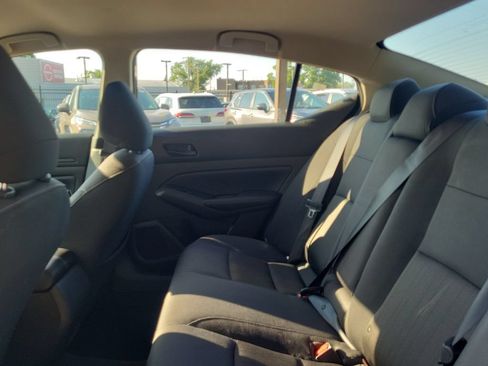 Used 2025 Nissan Altima 2.5 SV FWD image 8