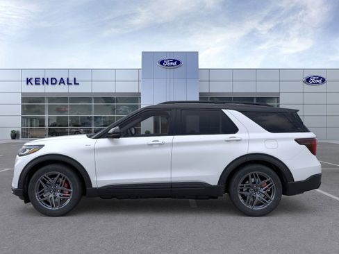 Used 2025 Ford Explorer ST-Line w/ Premium Package image 3