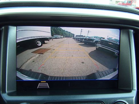 Used 2022 Chevrolet Colorado LT w/ Fleet Safety Package RWD image 23