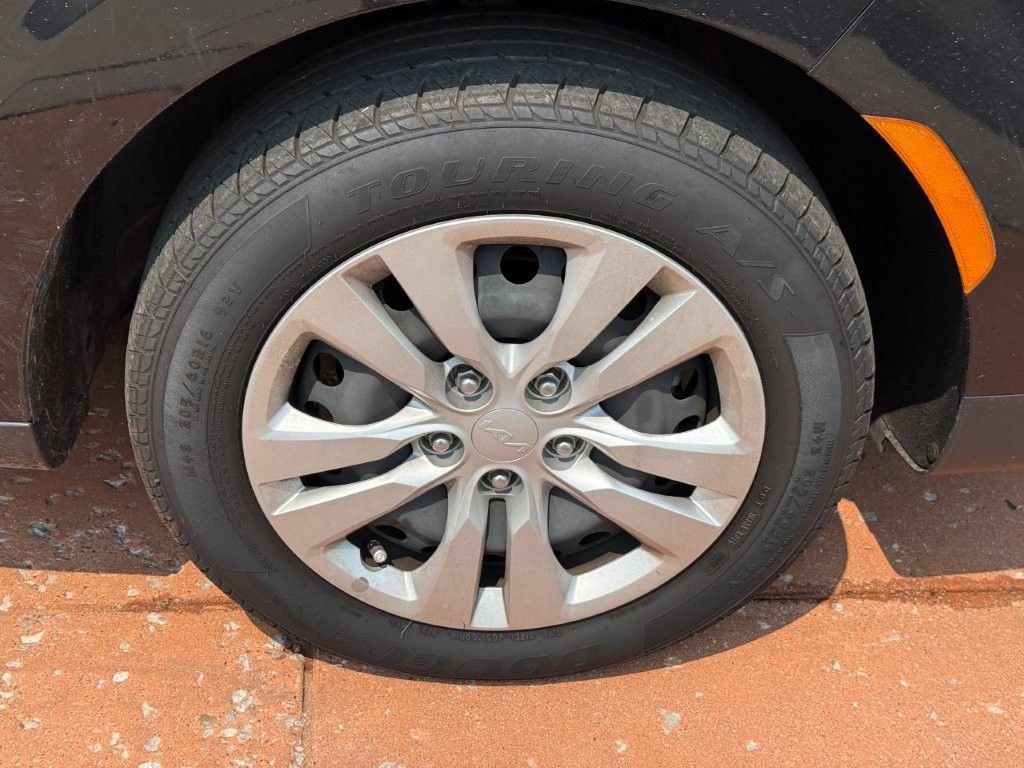 Used 2023 Kia Soul LX FWD image 8