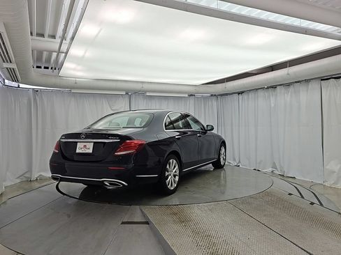 Used 2017 Mercedes-Benz E 300 4MATIC image 6