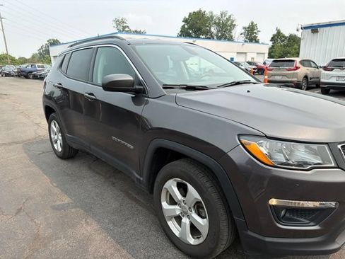 Used 2019 Jeep Compass Latitude AWD/4WD image 2