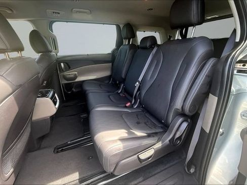 Used 2026 Kia Carnival EX FWD image 22