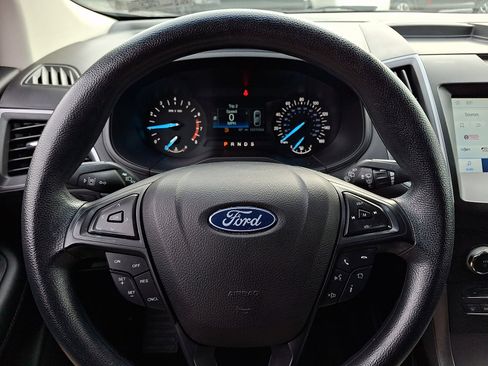 Used 2020 Ford Edge SE image 19
