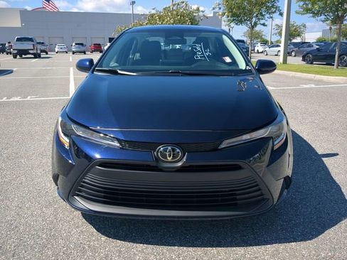 Certified 2025 Toyota Corolla LE FWD image 9
