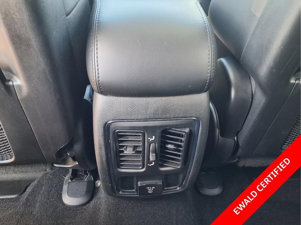 Used 2021 Jeep Grand Cherokee Altitude AWD/4WD image 24