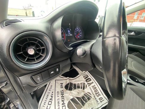 Used 2019 Kia Forte S image 25