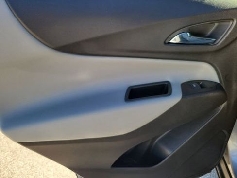 Certified 2024 Chevrolet Equinox LS w/ LS Convenience Package image 8