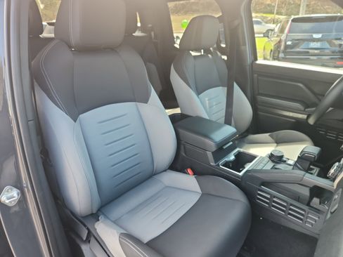 Used 2025 Toyota Tacoma TRD Off-Road image 41