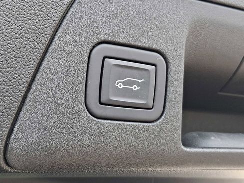 Certified 2022 Buick Envision Essence w/ Technology Package I image 35