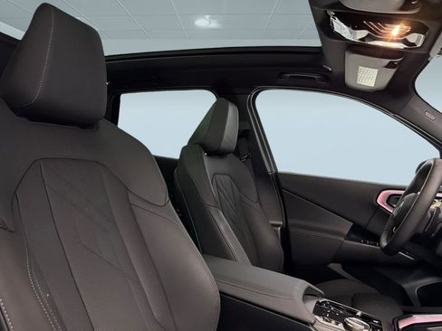 Used 2025 BMW X3 xDrive30i w/ Convenience Package image 31