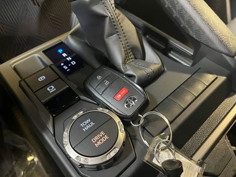 Used 2025 Toyota 4Runner SR5 image 22