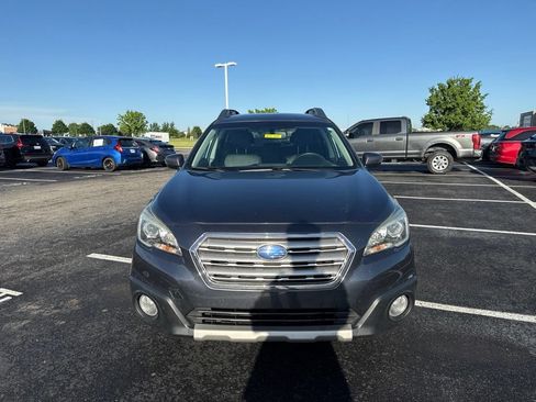 Used 2017 Subaru Outback 2.5i Limited AWD/4WD image 2