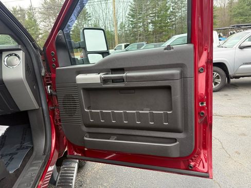 Used 2014 Ford F250 Lariat w/ Chrome Package image 19