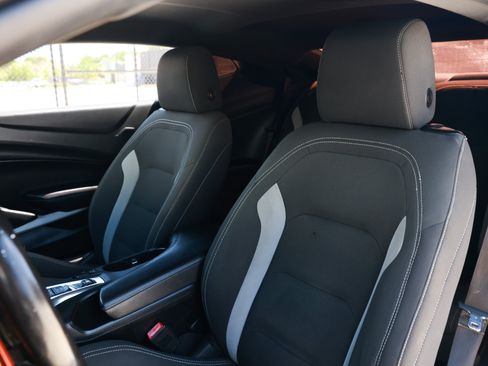 Used 2019 Chevrolet Camaro LT RWD image 10
