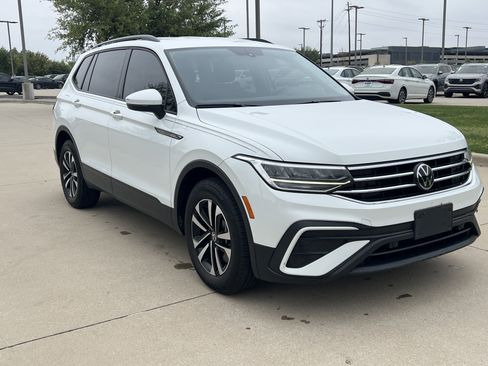 Used 2023 Volkswagen Tiguan S image 2