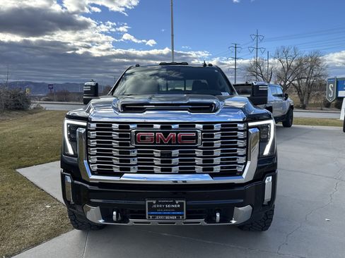 Used 2024 GMC Sierra 3500 Denali w/ Denali Reserve Package image 8