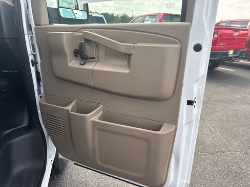 New 2026 Chevrolet Express 2500 RWD image 15