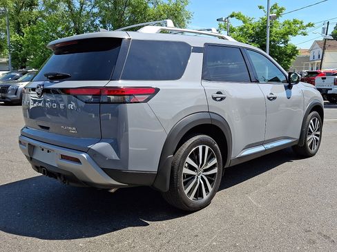 Certified 2025 Nissan Pathfinder Platinum w/ Cargo Package AWD/4WD image 6