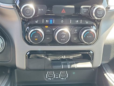 Used 2024 RAM 1500 Laramie image 11