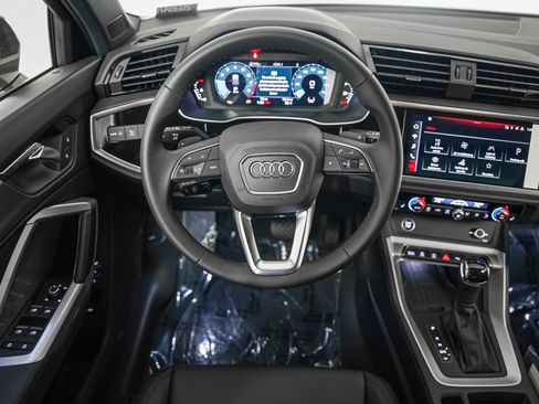 New 2025 Audi Q3 2.0T Premium image 14