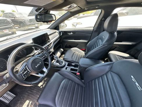 Used 2023 Kia Forte GT-Line w/ GT-Line Premium Package FWD image 7