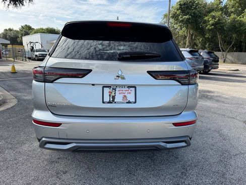 New 2025 Mitsubishi Outlander SE image 7