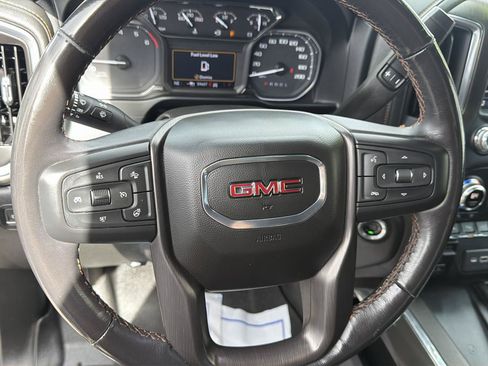 Used 2022 GMC Sierra 1500 AT4 w/ AT4 Premium Package AWD/4WD image 10