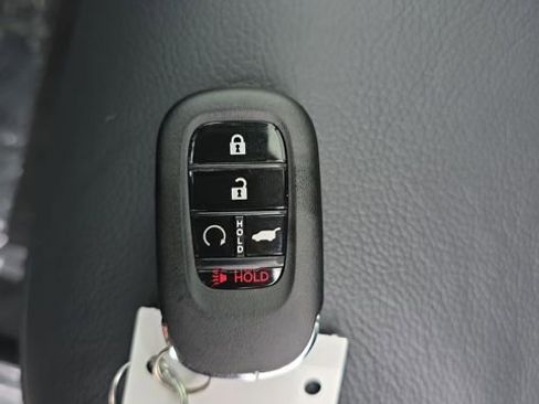 New 2025 Honda Pilot Touring image 29