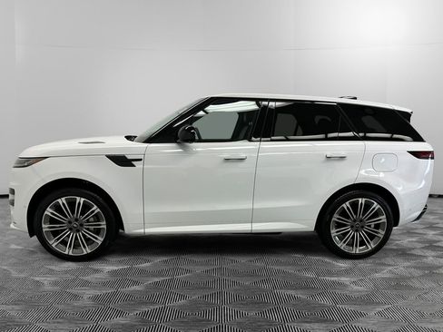 Used 2025 Land Rover Range Rover Sport Dynamic SE AWD/4WD image 2