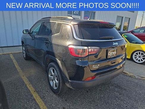 Used 2018 Jeep Compass Latitude w/ Cold Weather Group AWD/4WD image 8