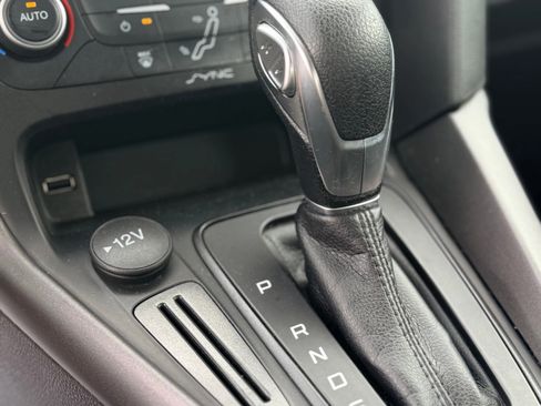 Used 2018 Ford Focus SEL image 17
