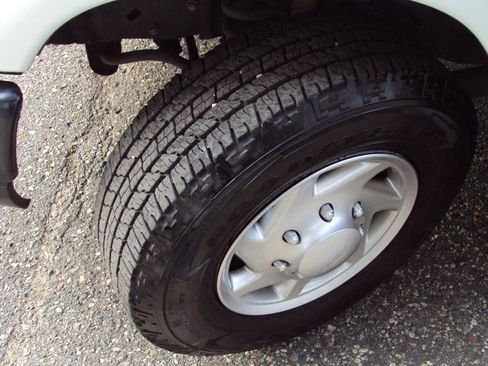 Used 2014 Ford E-250 and Econoline 250 Extended w/ Power Group RWD image 38