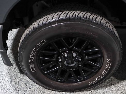 Used 2022 Ford F250 XLT w/ Black Appearance Package image 11