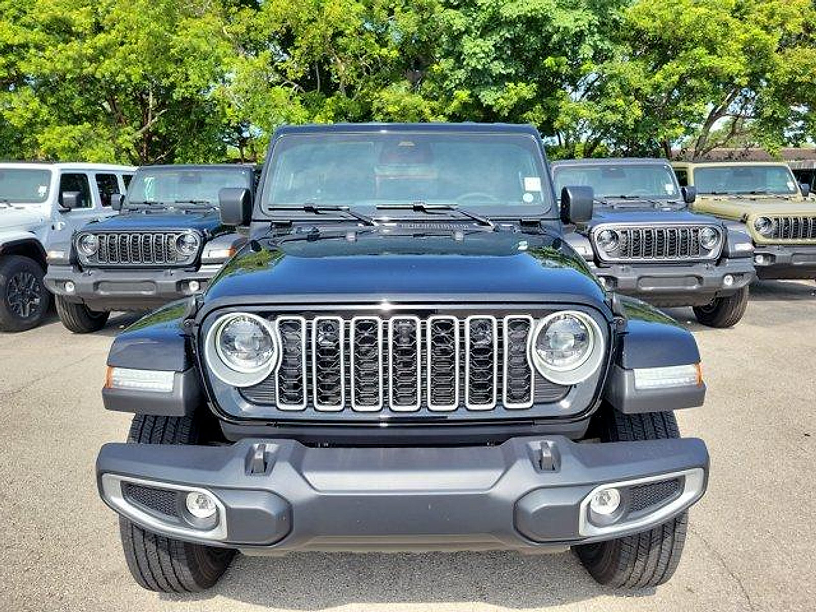 New 2026 Jeep Wrangler Unlimited Sahara AWD/4WD image 2