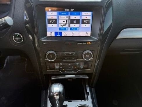 Used 2019 Ford Explorer XLT w/ Equipment Group 202A AWD/4WD image 8