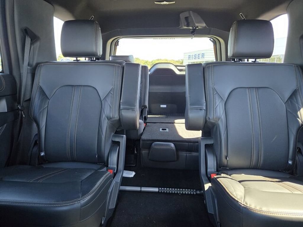 Certified 2024 Ford Expedition Platinum AWD/4WD image 12