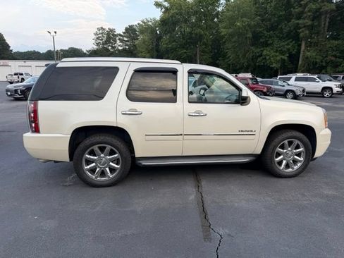 Used 2014 GMC Yukon Denali AWD/4WD image 4