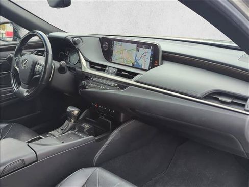 Used 2019 Lexus ES 300h w/ Accessory Package 2 FWD image 26