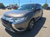 Used 2019 Mitsubishi Outlander ES image 4