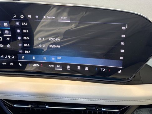 Used 2025 Audi A6 e-tron Premium Plus w/ Premium Plus RWD image 14