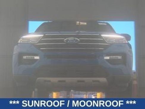 Used 2023 Ford Explorer XLT w/ Equipment Group 202A image 4