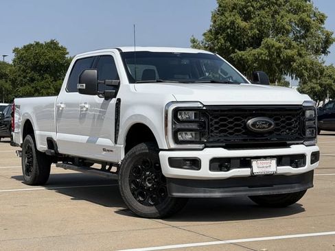 Used 2025 Ford F250 XLT w/ Black Appearance Package AWD/4WD image 2