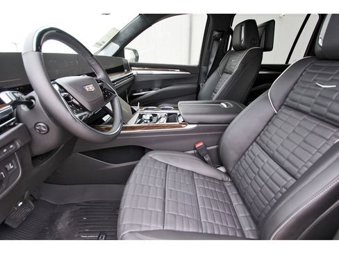 New 2026 Cadillac Escalade ESV Platinum Sport w/ LPO, ONYX Package AWD/4WD image 6