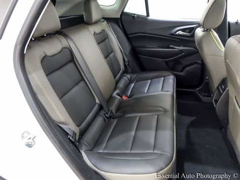 Used 2025 Chevrolet Trax ACTIV w/ Sunroof Package FWD image 30