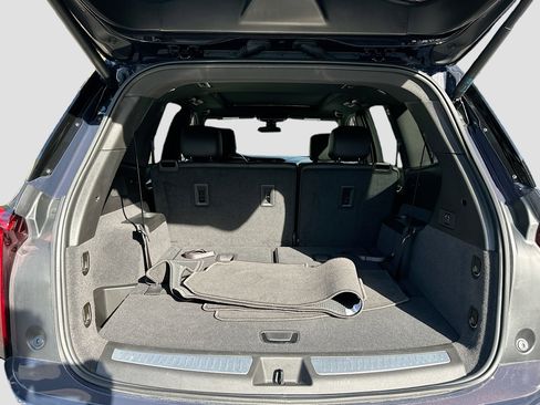 Used 2025 Cadillac XT6 Luxury image 28