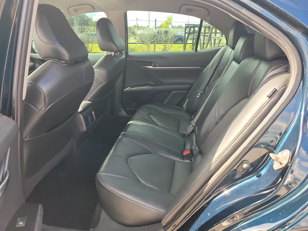 Used 2020 Toyota Camry XLE w/ Navigation Package FWD image 10