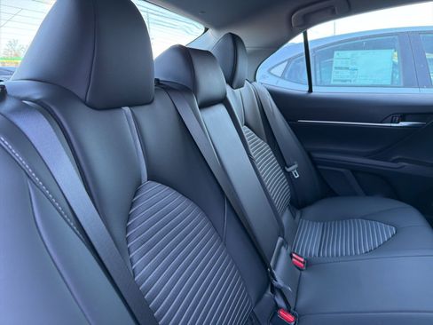 Used 2024 Toyota Camry SE image 14