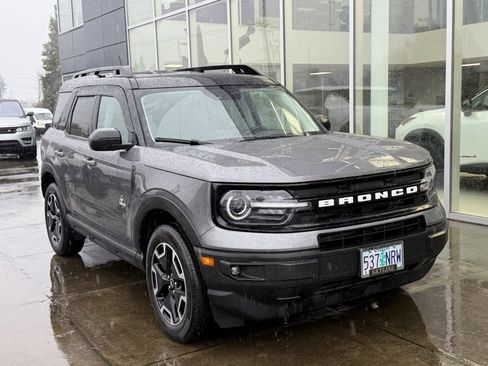 Used 2022 Ford Bronco Sport Outer Banks w/ Tech Package image 2