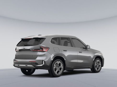Used 2023 BMW X1 xDrive28i w/ Convenience Package AWD/4WD image 3